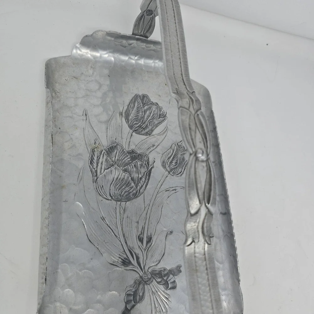 VTG Rodney Kent Hors D'oeuvres Tulip Tray Hand Wrought Hammered Aluminum 420